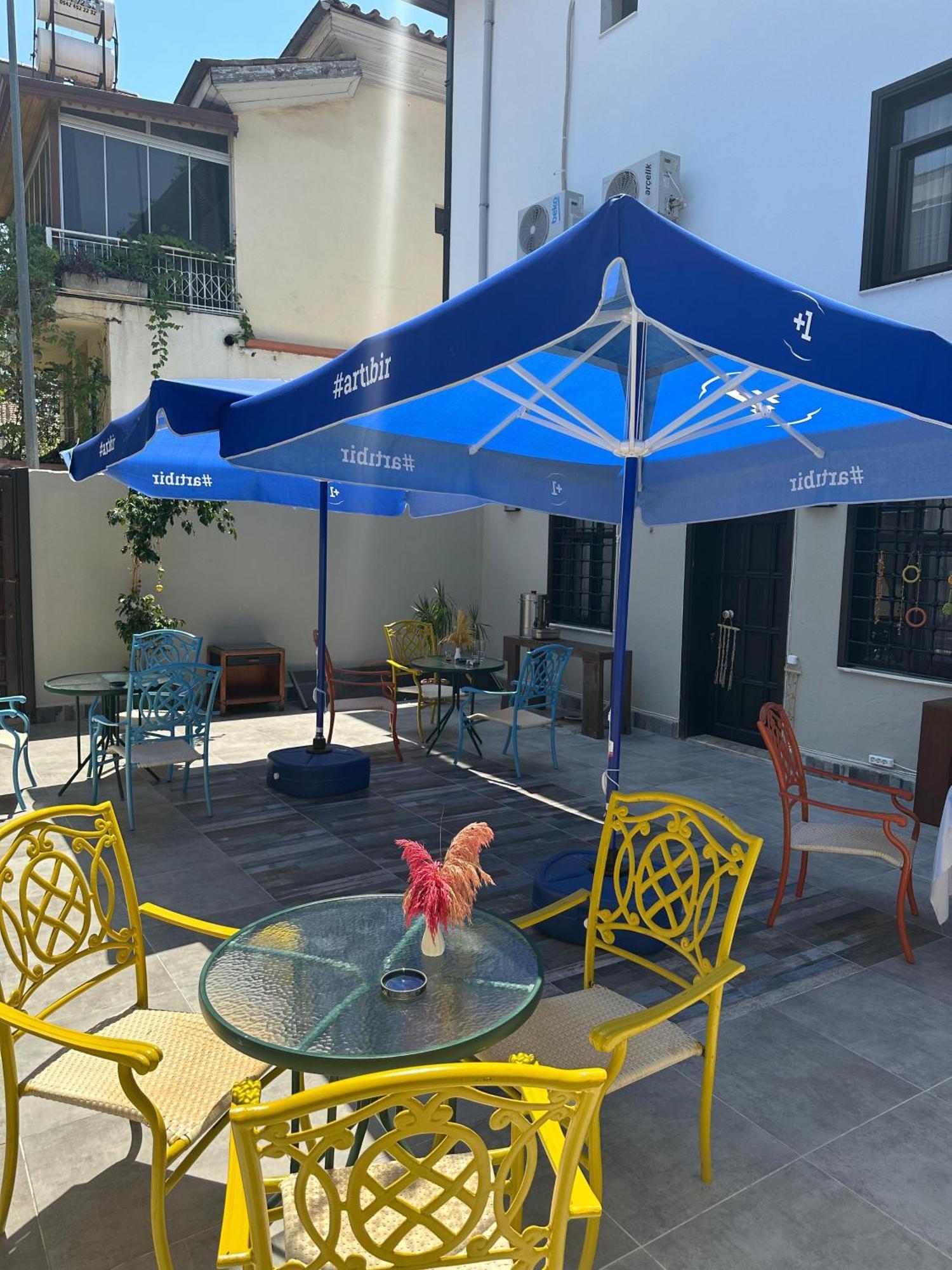 Loost Town Inn Hotel Antalya Bagian luar foto