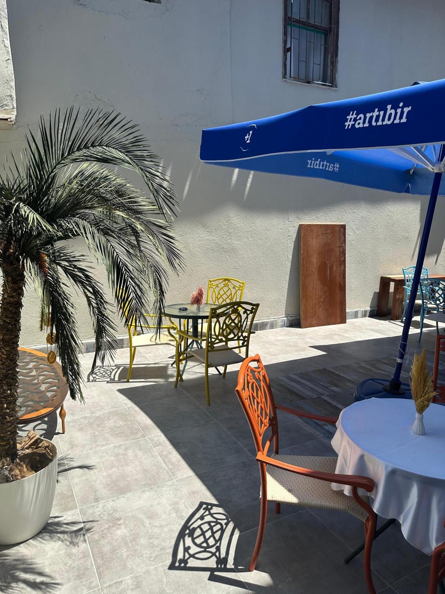Loost Town Inn Hotel Antalya Bagian luar foto