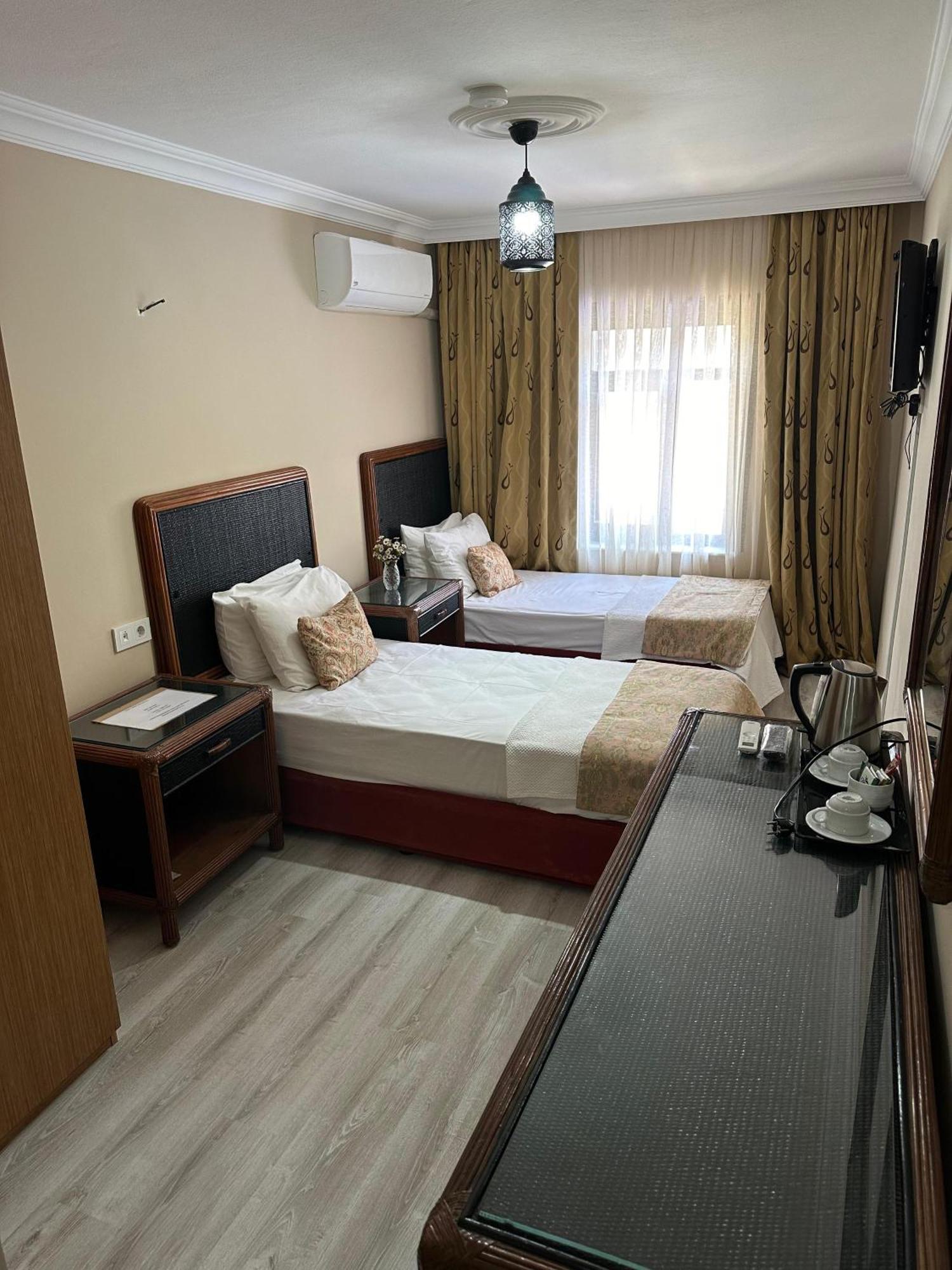 Loost Town Inn Hotel Antalya Bagian luar foto