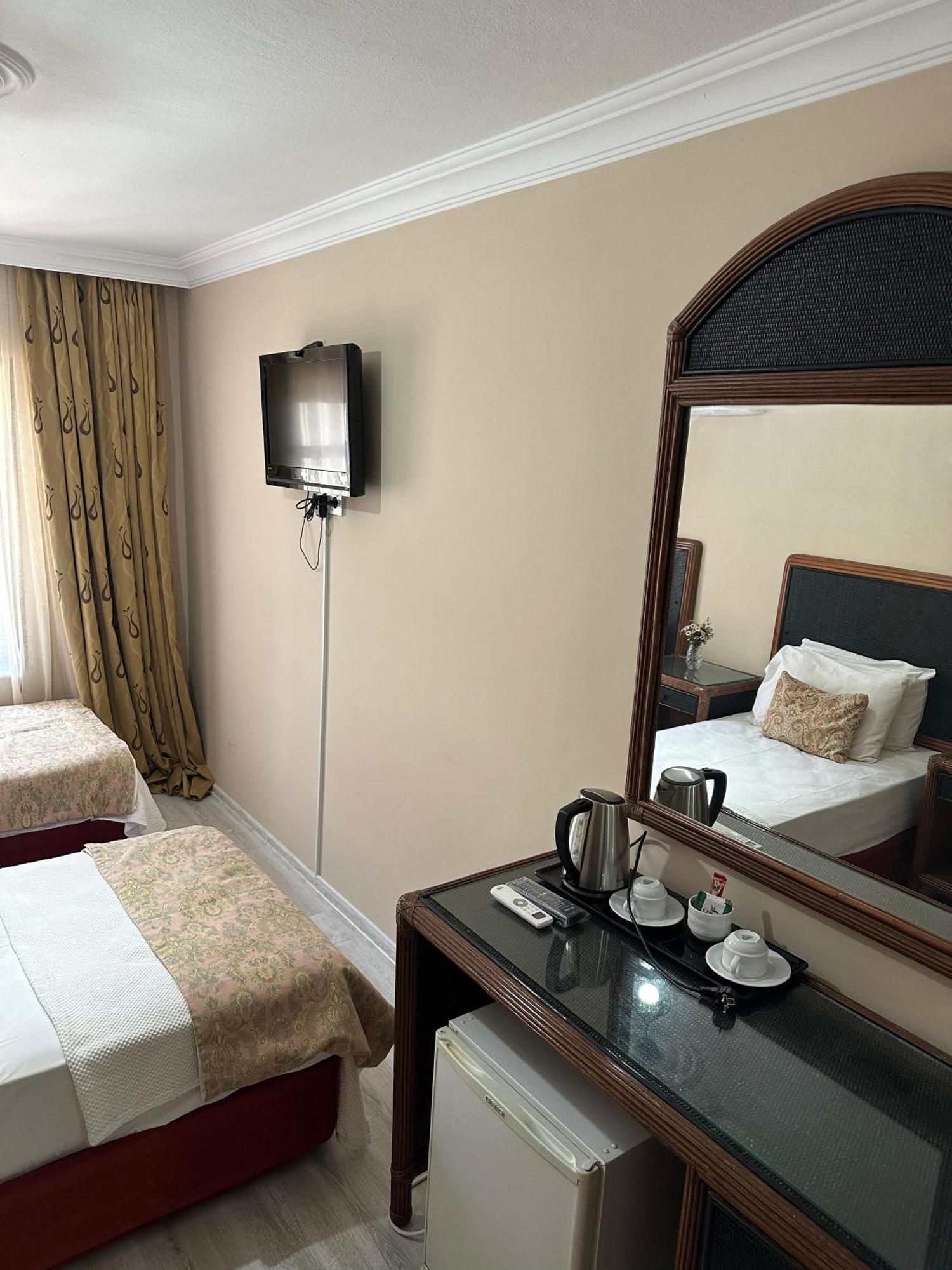 Loost Town Inn Hotel Antalya Bagian luar foto