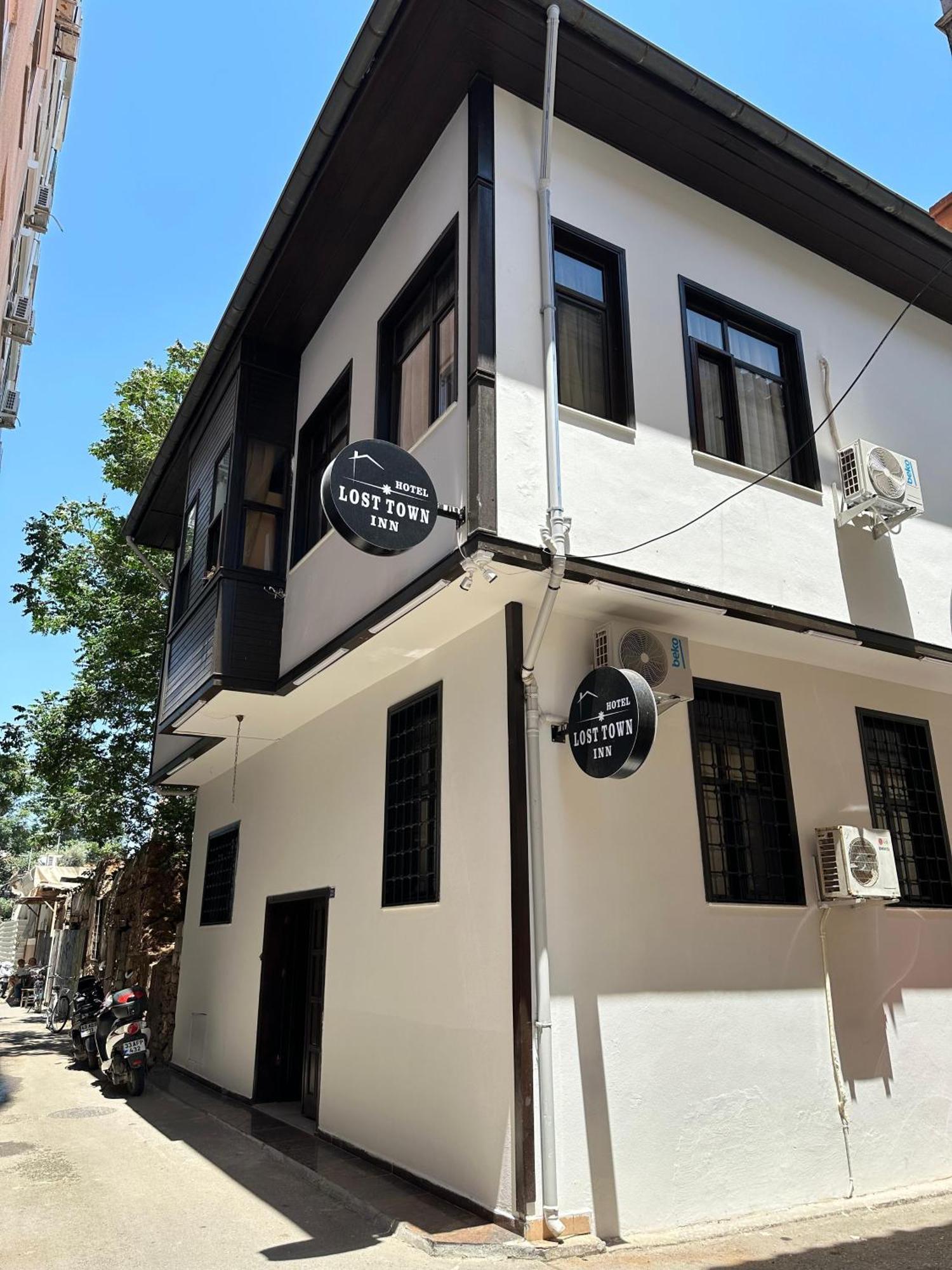 Loost Town Inn Hotel Antalya Bagian luar foto