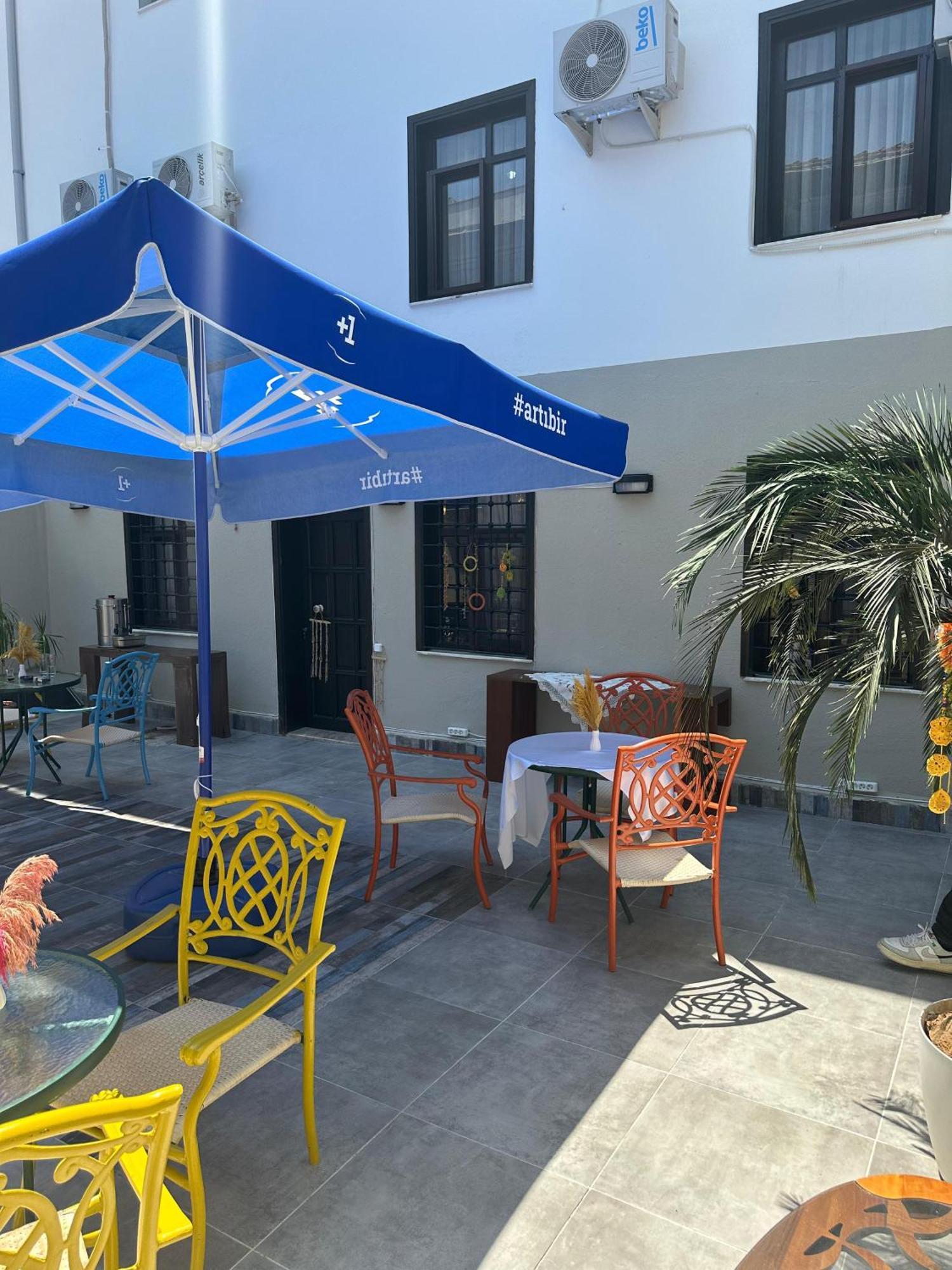 Loost Town Inn Hotel Antalya Bagian luar foto