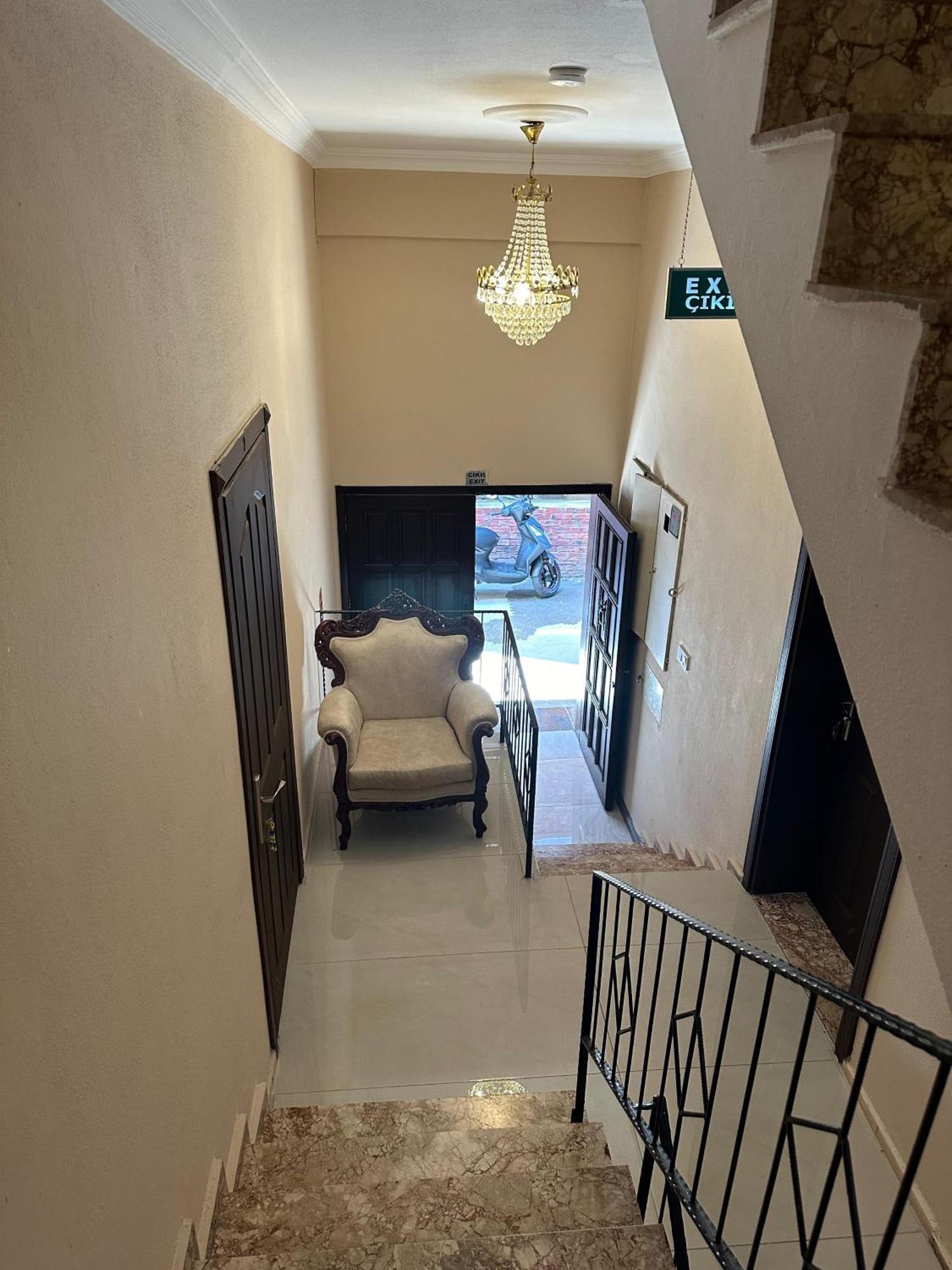 Loost Town Inn Hotel Antalya Bagian luar foto